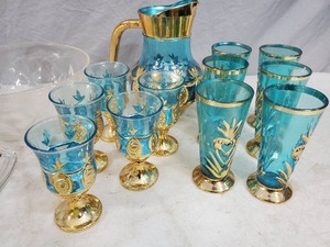 lot 208 image: Pyrex, Corning, and More