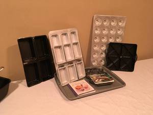 lot 257 image: Bakeware Grouping