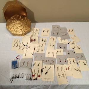 lot 219 image: Swarovski Bead Earrings 49 Sets