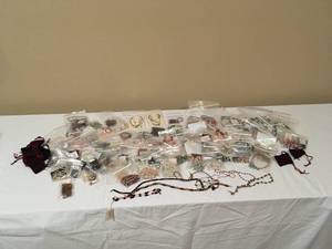 lot 220 image: Hand-made Jewelry, Huge Variety