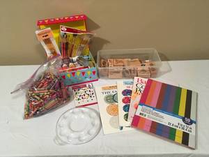 lot 224 image: Crafting Bundle