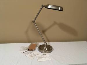 lot 228 image: Healthsource 2-way Sunlight Lamp