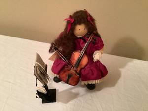 lot 288 image: Lizzie High Doll - Set #5