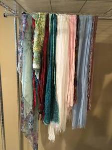 lot 375 image: 11 Lovely Scarves