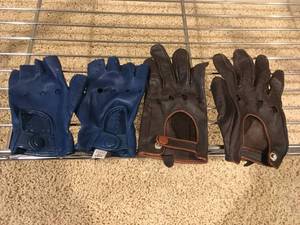 lot 379 image: Womens Driving Gloves
