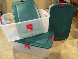 lot 381 image: Sterilite Storage containers