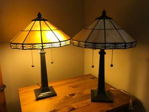 lot 384 image: Tiffany Style Lamps