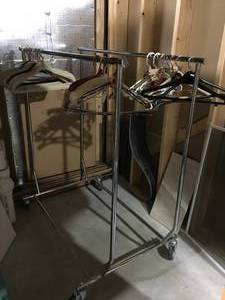 lot 389 image: Metal Clothes Rack