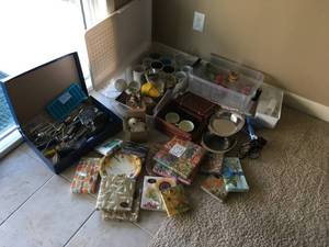 lot 390 image: Miscellaneous Household Items