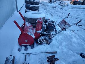lot 18 image: MTD 826 Snowblower
