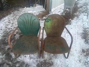 lot 49 image: Vintage Metal Lawn Chairs