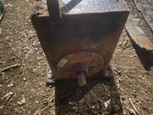 lot 63 image: Oil Tank with Internal Pump and external valve 
