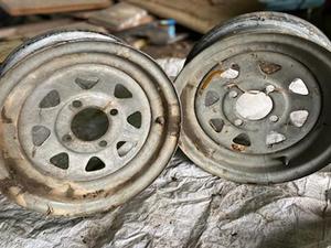 lot 65 image: Pair of Rims