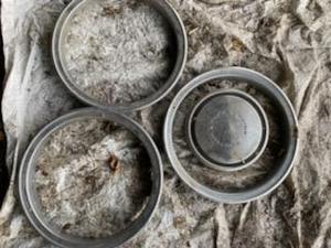 lot 94 image: Hubcap and Beauty Rings