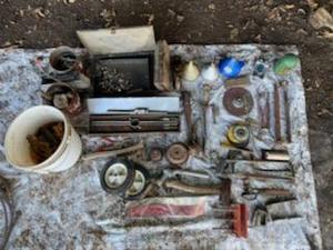 lot 98 image: Misc Barn Find Lot
