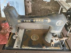 lot 114 image: Vintage The Free Sewing Machine and Table