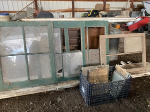 lot 110 image: Old VintageWindows and Glass