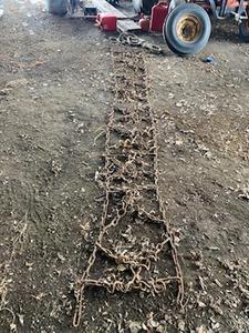 lot 105 image: Set Tire Chains