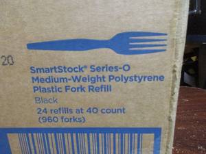 lot 43 image: Dixie Ultra Plastic Forks
