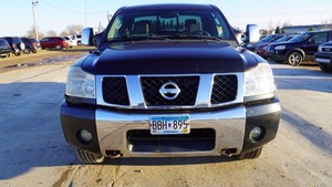lot 13 image: 2004 Nissan Titan SE 4x4 - 1 Owner -
