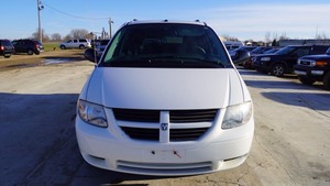 lot 12 image: 2007 Dodge Grand Caravan SE Wheelchair Van