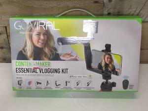 lot 23 image: Digipower - Phone Video Stabilizer Rig Kit with Microphone, Light diffuser and Mini tripod for iPhone, Samsung and Digital Cameras - Black