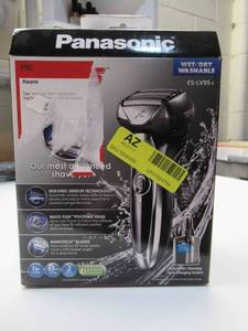 lot 63 image: Panasonic - Arc5 Automatic CleaningCharging WetDry Electric Shaver - Silver