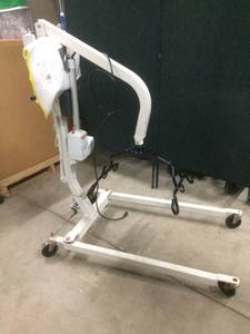 MSRP $2000 Joerns Hoyer Electric Power Patient Transfer Lift -Lifts Patient From The Ground 400lb Capacity -Comes WBattery, Charger &amp Sling - Great Working Condition&nbsp Great For Other Things - Car Engines, Snowmobiles, Riding Lawn Mower...&nbsp