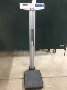 lot 13 image: MSRP $500 Health O Meter 500KL Professional Eye Level Digital Patient Weighing Scale - Great Working Condition&nbspThe scale is powered by 6 AA batteries (NOT Included)