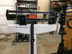 lot 75 image: Healthometer Doctors Balance Beam Scale