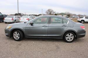 lot 11 image: 2008 Honda Accord LX-P