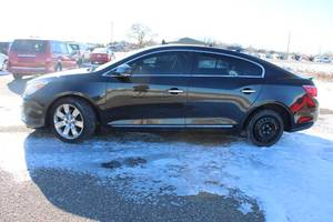 lot 13 image: 2011 Buick Lacrosse CXL