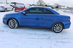 lot 5 image: 2012 Volkswagen Eos Komfort - LOADED