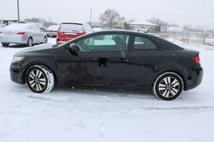 lot 15 image: 2013 Kia Forte EX - Coupe