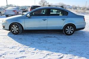 lot 23 image: 2006 Volkswagen Passat 2.0T - 6 - SPEED MANUAL
