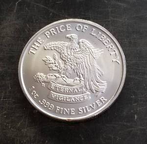 1 TROY OZ .999 FINE SILVER DONT TREAD ON ME ROUND