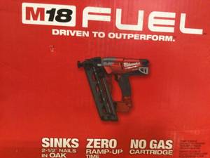 lot 40 image: MILWAUKEE 2742-20 M18 FUEL 16GA ANGLED FINISH NAILER BARE TOOL Customer Returns See Pictures