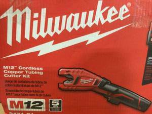 lot 47 image: Milwaukee M12 12-Volt Lithium-Ion Cordless Copper Tubing Cutter Kit with 1.5 Ah Battery, Charger and Hard Case Customer Returns See Pictures