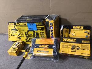 lot 63 image: MIX LOT OF DEWALT TOOLS Customer Returns See Pictures