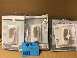 lot 79 image: Universal 3-Speed Ceiling Fan Control Customer Returns See Pictures