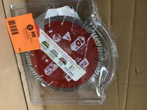 lot 14 image: 10 in. Diamond Segmented Turbo Cut-Off Discs for Masonry Customer Returns See Pictures