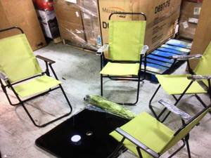 lot 69 image: PATIO SET UMBRELLA &amp 4 CHAIRS Customer Returns See Pictures