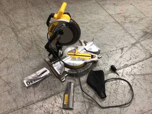 15 Amp Corded 10 in. Compound Single Bevel Miter Saw by DEWALT Customer Returns See Pictures
