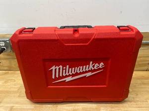 lot 25 image: MILWAUKEE M12 12-Volt Lithium-Ion Cordless HammerVac Universal Dust Extractor with Hard Case (Tool Only)