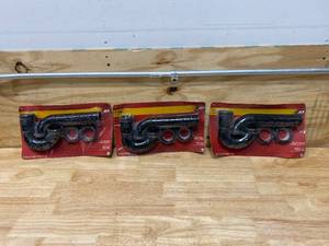 lot 115 image: ACE Lot of 3-  1-12 in. Slip T X 1-12 in. D Slip Plastic J-Bend