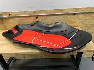lot 16 image: FLEXIBLE FLYER 48 Boat Plastic Sled