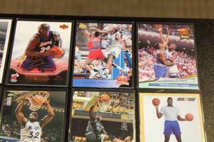 Shaquille ONeal Basketball Card Lot  25 Different Cards