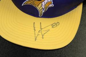 Vintage Plain Logo Minnesota Vikings Cris Carter Autograph Snapback Hat