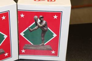 Minnesota Twins Bert Blyleven Bronze SGA Statue Lot  2 Statue