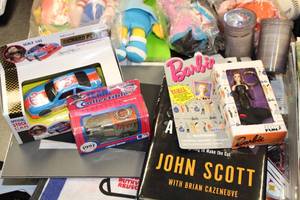 Massive Collectibles Resale Lot  90 Items
